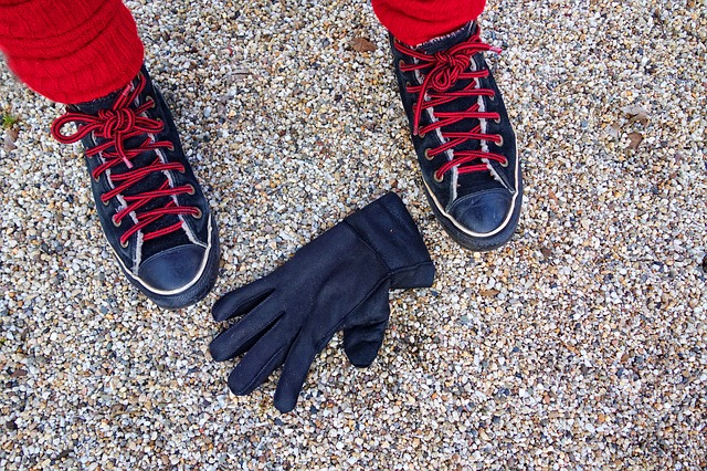 černá rukavice